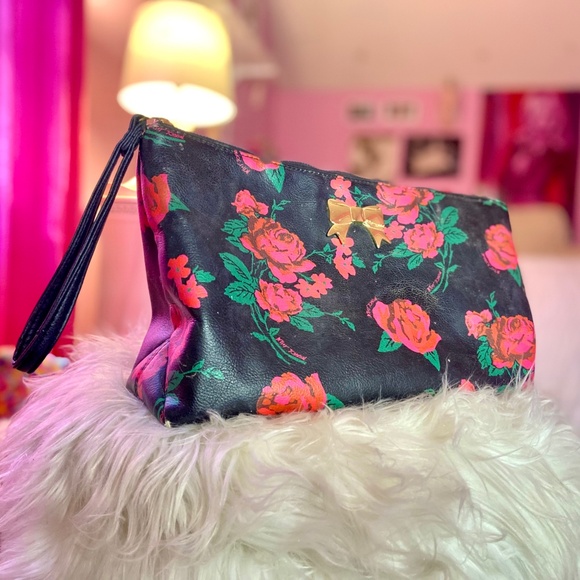Betsey Johnson Handbags - Betsey Johnson Faux Leather Floral Cosmetics Bag Medium Makeup Pouch Black/Red
